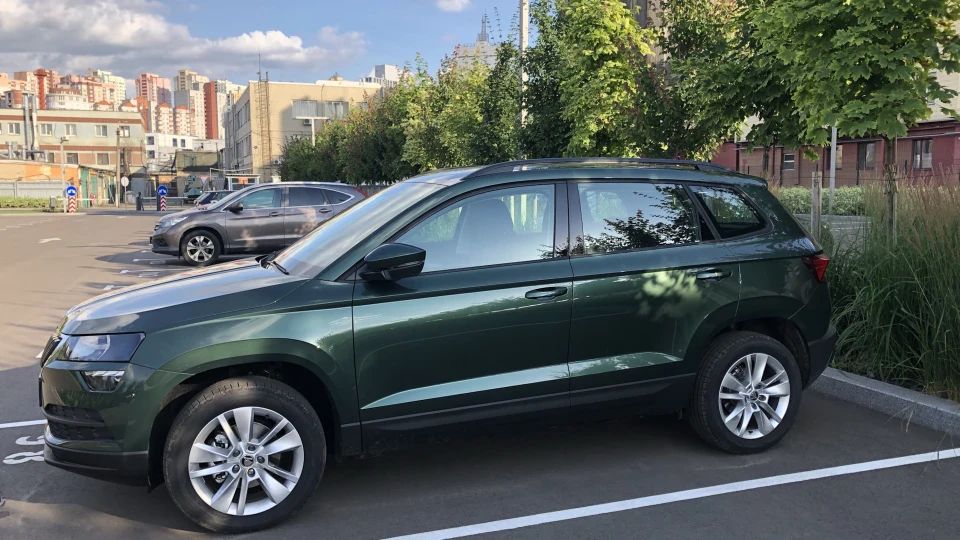 Skoda Karoq Style, Emerald green 3