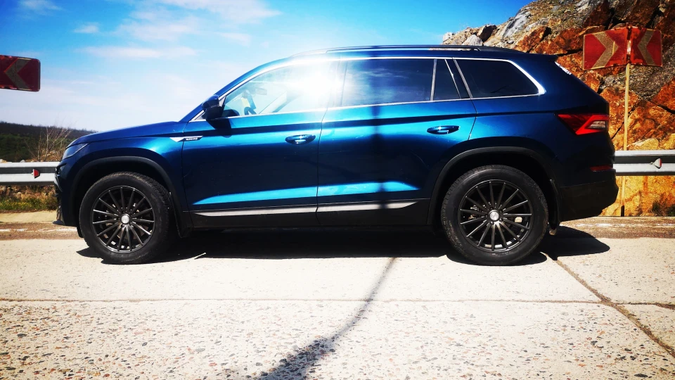 Skoda Kodiaq 2.0TSi Lava Blue 2