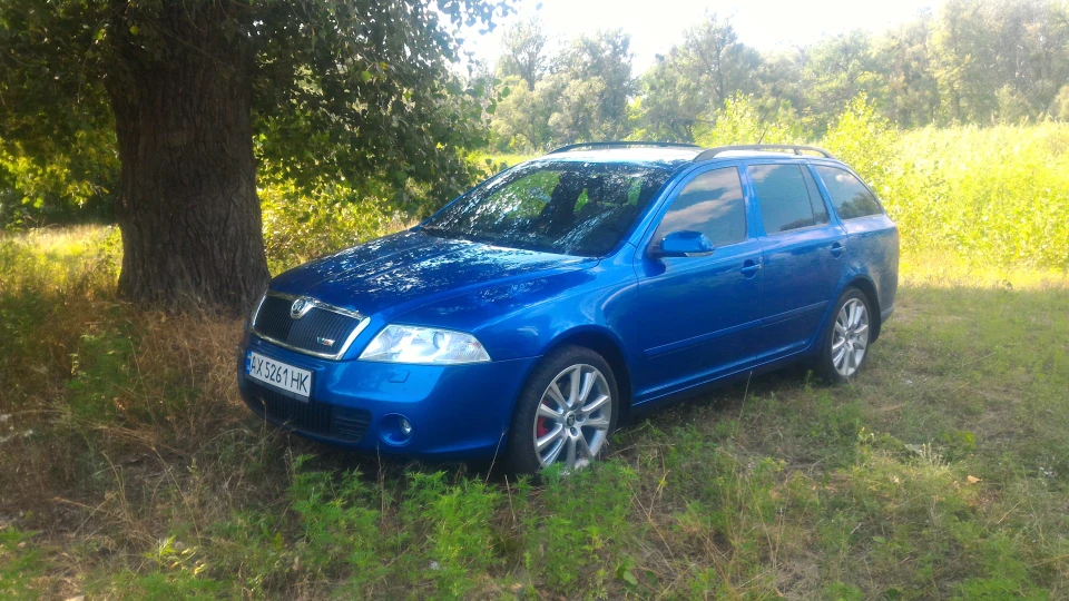 Skoda Octavia Combi RS 2.0 TDI race blue