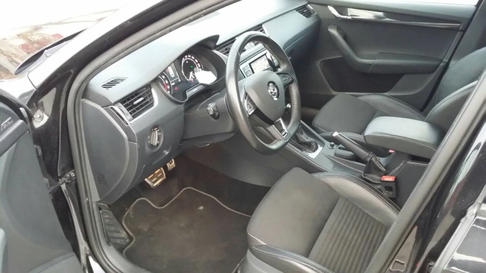Skoda Octavia Combi RS 2.0TDI 3