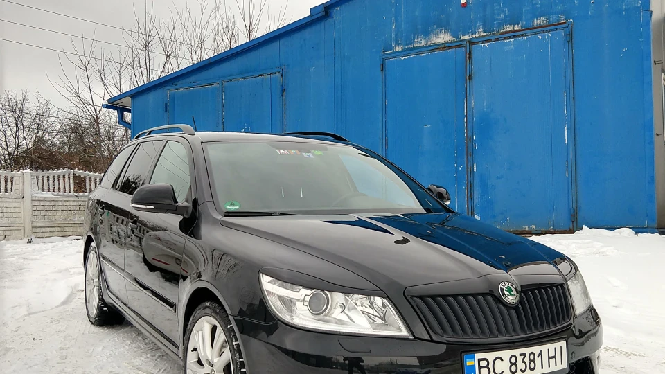 Skoda Octavia Combi RS Чорний сарай 2