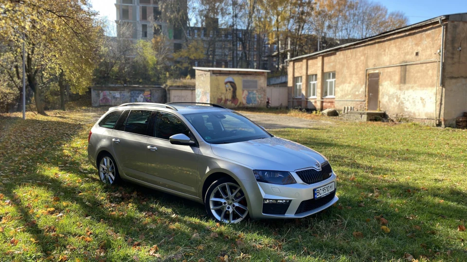 Skoda Octavia Combi RS Silver mouse 4x4 3
