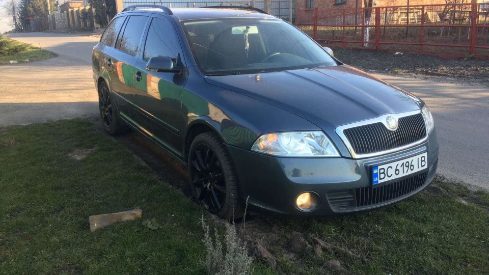 Skoda Octavia Combi 2