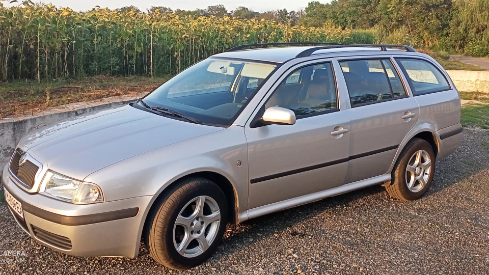 Skoda Octavia Combi 2