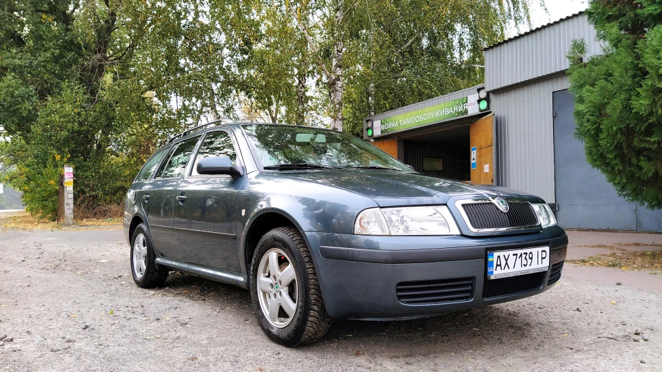 Skoda Octavia Combi 2