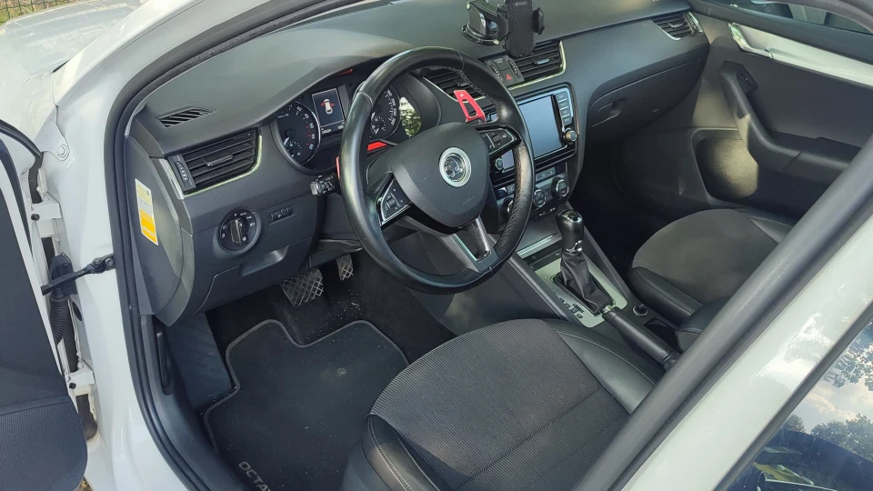 Skoda Octavia Combi 2