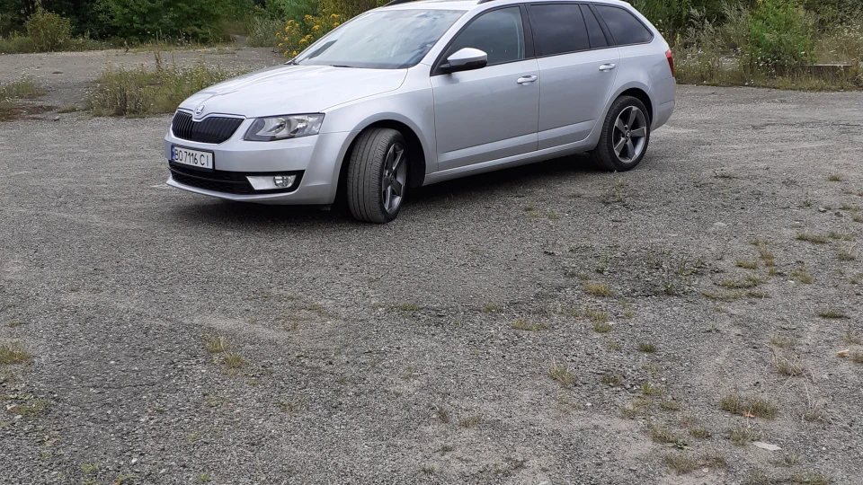 Skoda Octavia Combi 2