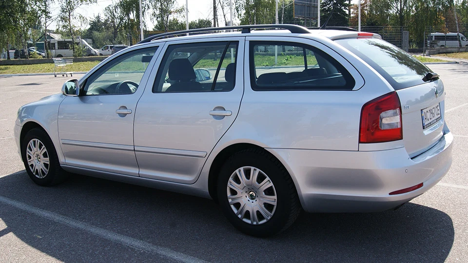 Skoda Octavia Combi 2
