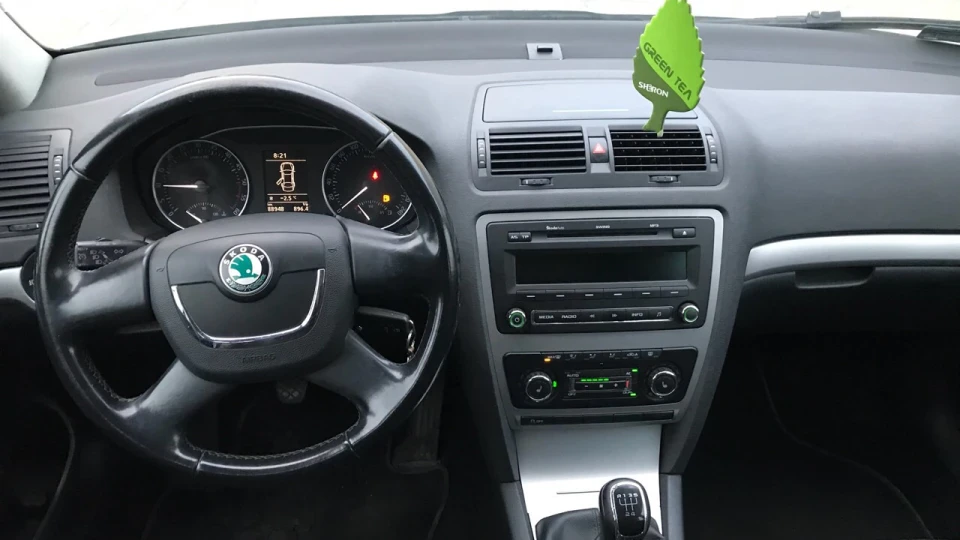 Skoda Octavia Combi 2