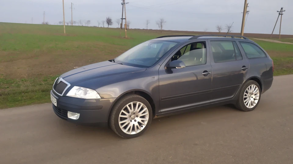 Skoda Octavia Combi 2