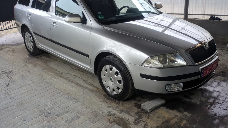Skoda Octavia Combi 2