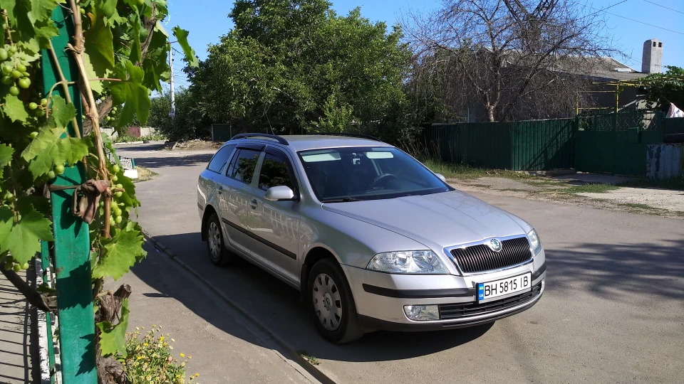 Skoda Octavia Combi 2
