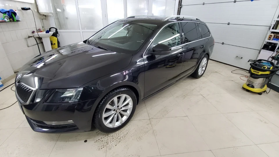 Skoda Octavia Combi 2