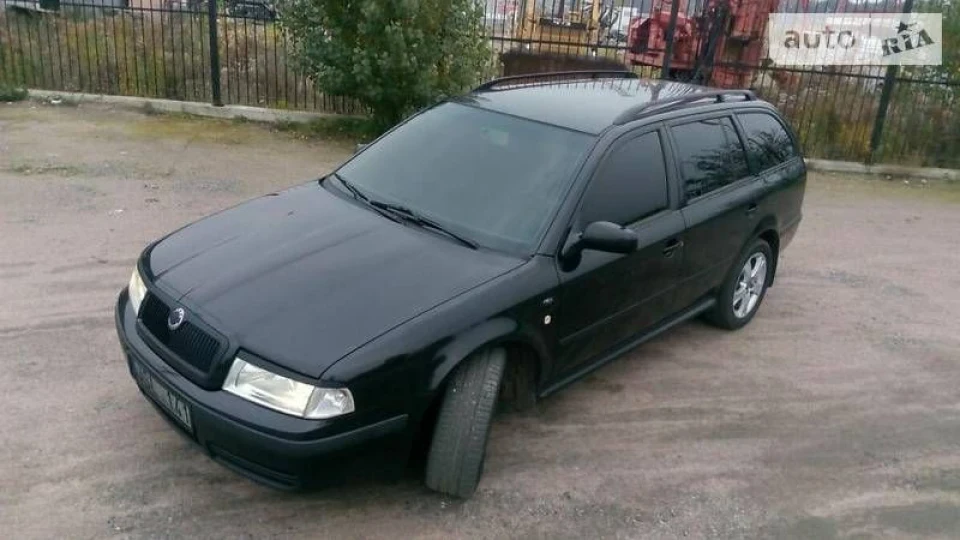 Skoda Octavia Combi 2