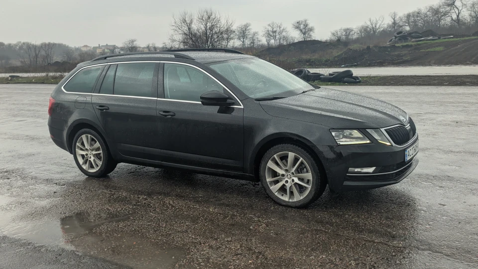 Skoda Octavia Combi 2