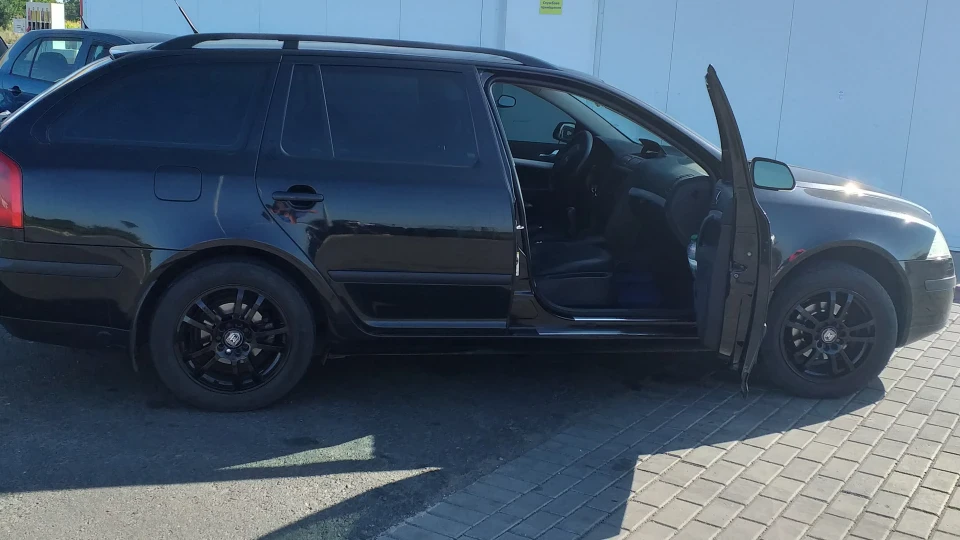 Skoda Octavia Combi 2