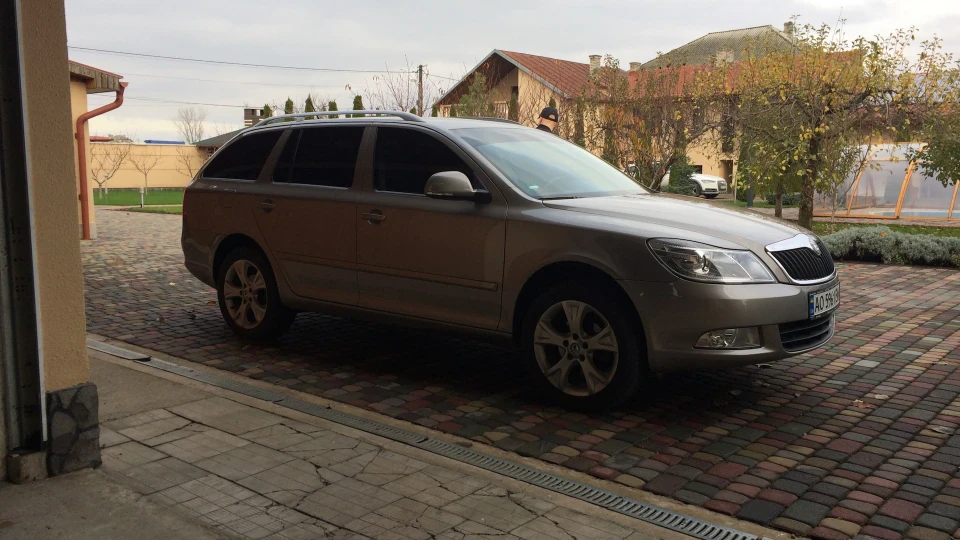 Skoda Octavia Combi 2