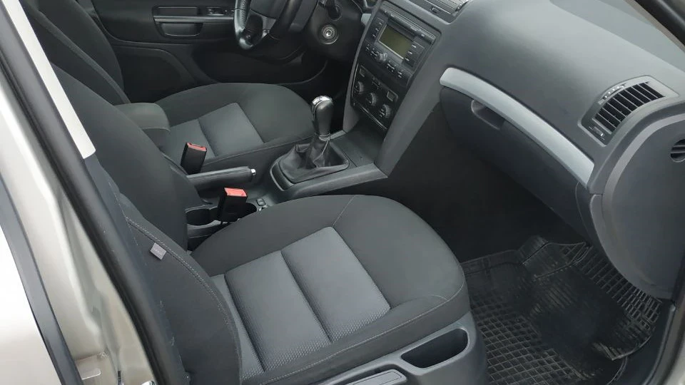 Skoda Octavia Combi 2