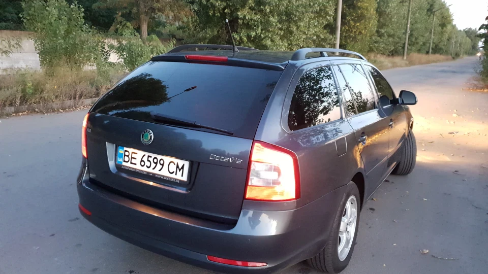 Skoda Octavia Combi 2