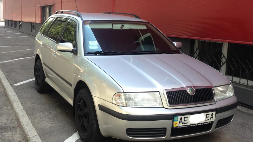 Skoda Octavia Combi 2