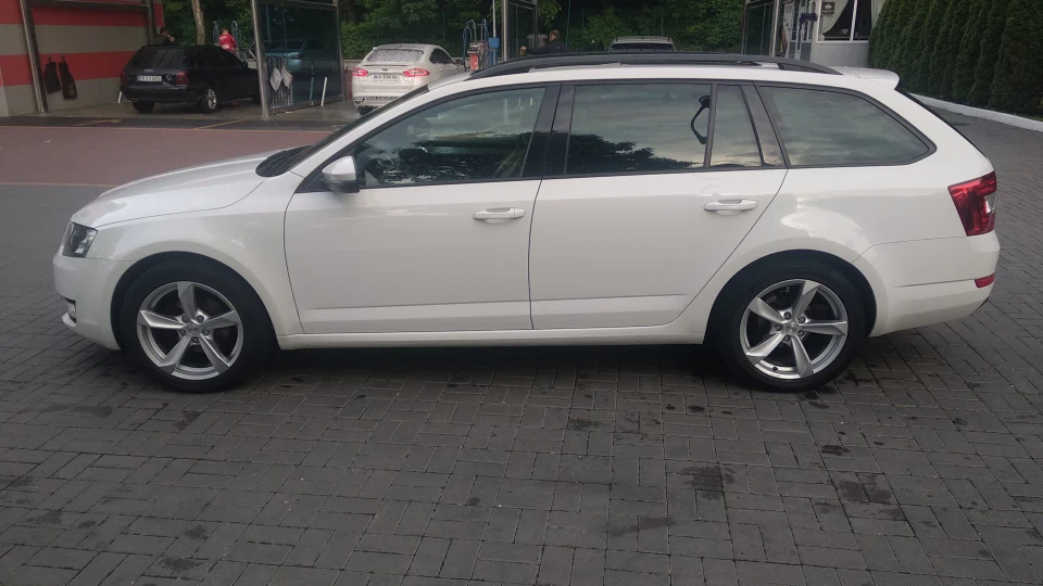 Skoda Octavia Combi 3