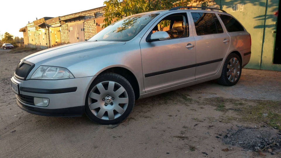 Skoda Octavia Combi 2
