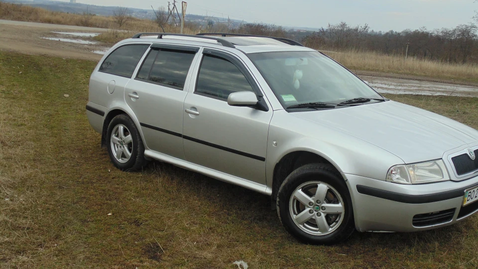 Skoda Octavia Combi 1.8 T Combi 4