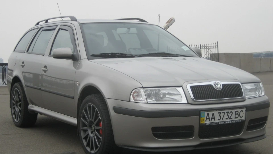 Skoda Octavia Combi 1.8 Turbo 4x4 3
