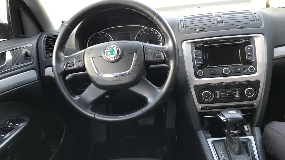 Skoda Octavia Combi 1.8 турбо вагон 3