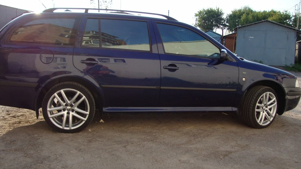 Skoda Octavia Combi 1.8т 2