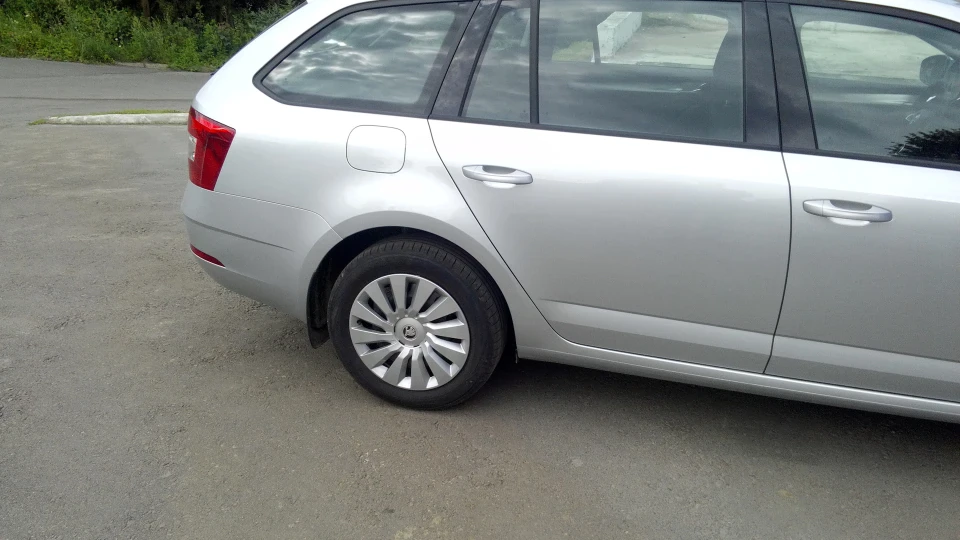 Skoda Octavia Combi 2.0 дизель, амбішн, 6 мкпп 2