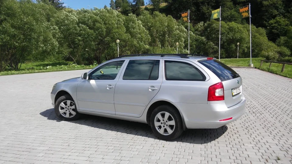Skoda Octavia Combi 2.0 TDI ELEGANCE 6-DSG 3