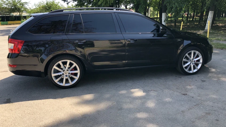 Skoda Octavia Combi 4x4 JOY 3