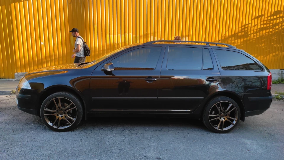 Skoda Octavia Combi BLACK DIESEL2.0 TDI 5
