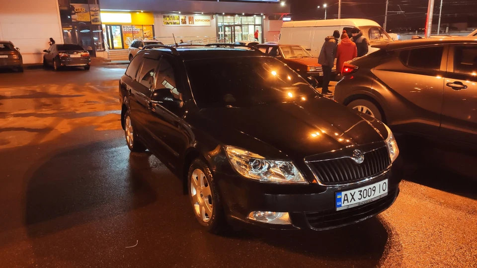 Skoda Octavia Combi Чорна Блискавка 2