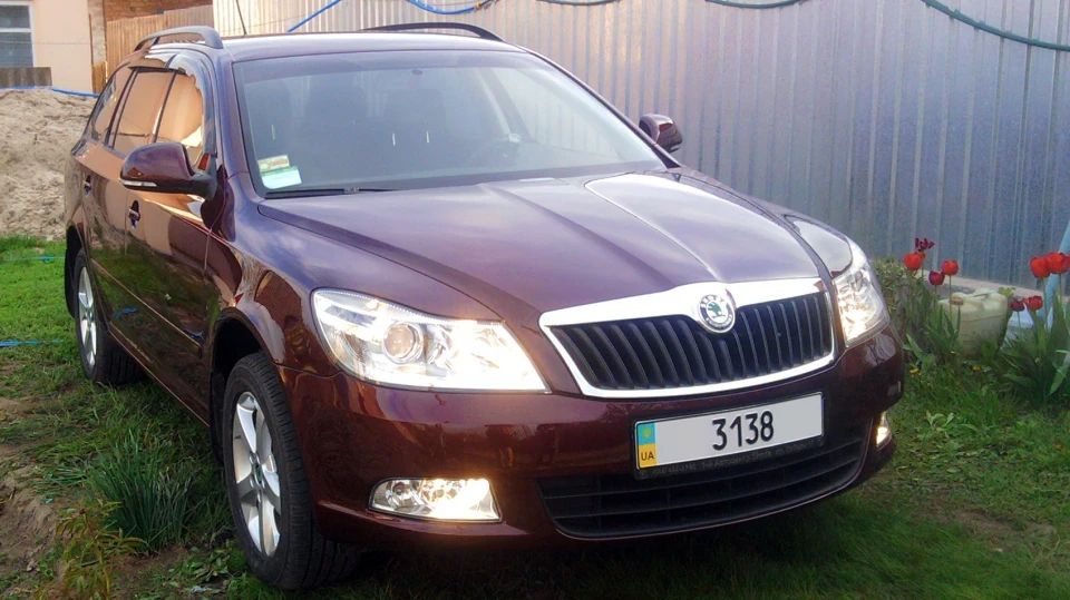 Skoda Octavia Combi Cherry 5