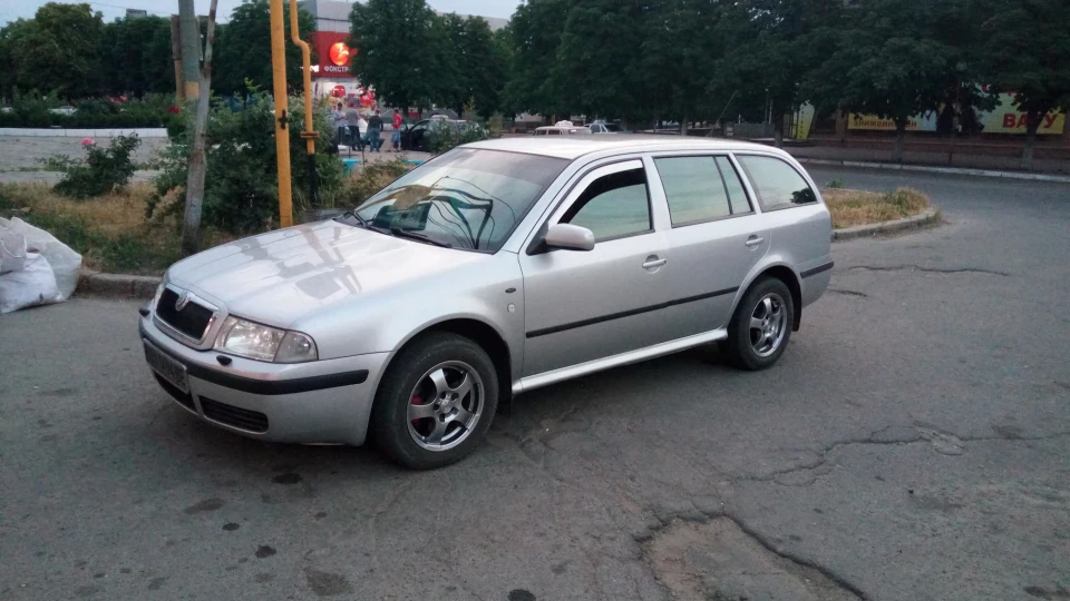 Skoda Octavia Combi Elegance 2.0 Individuals 2