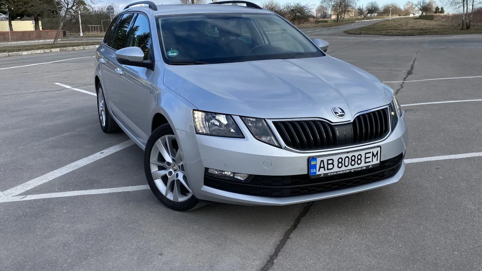 Skoda Octavia Combi Комплектація DRIVE