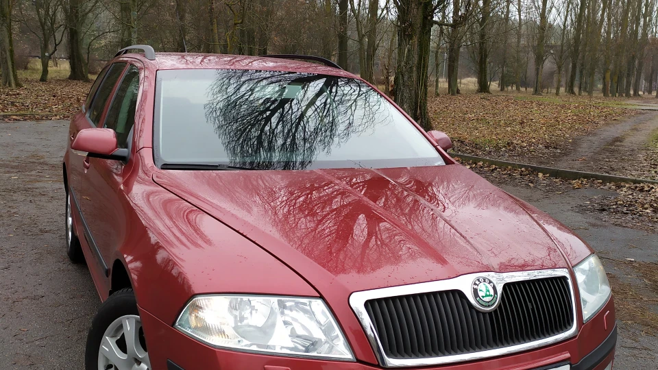 Skoda Octavia Combi Червона комбі 1.6 mpi 2
