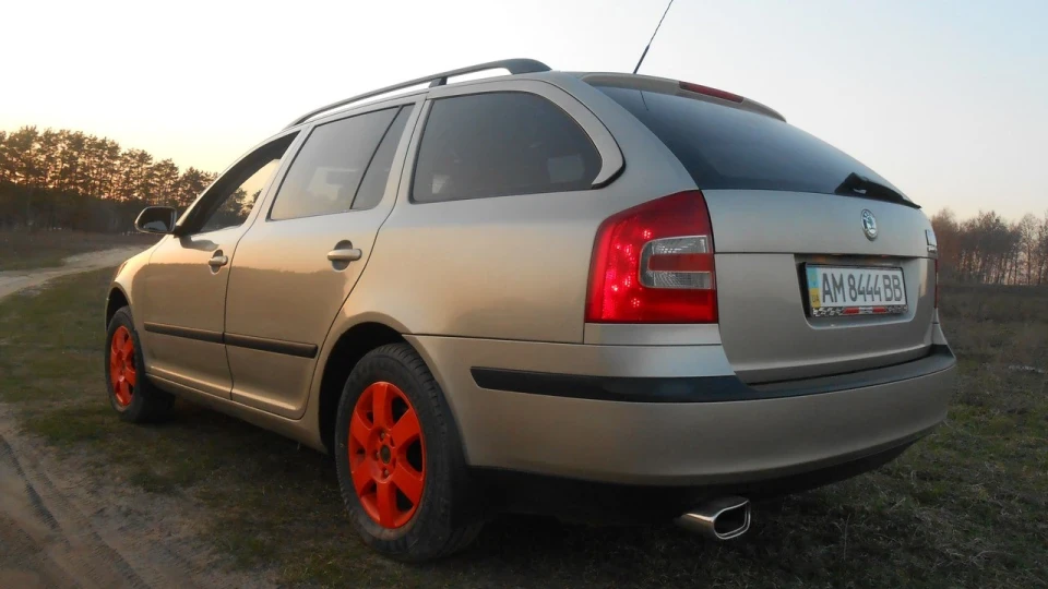 Skoda Octavia Combi Lego для дорослих 3