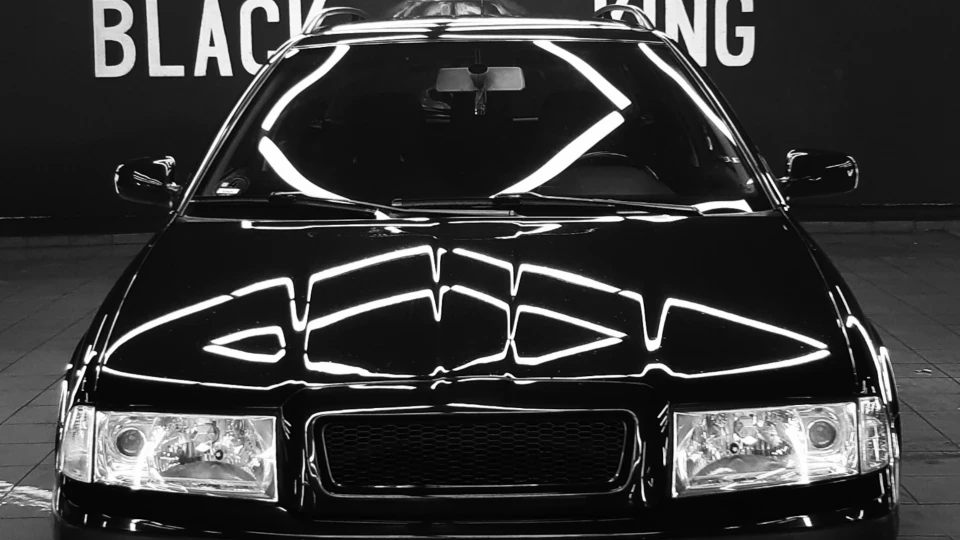 Skoda Octavia Combi Magic Black Metallic 2