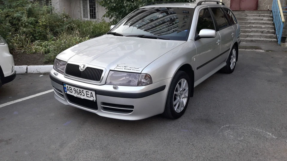 Skoda Octavia Combi Сарай 2.0))