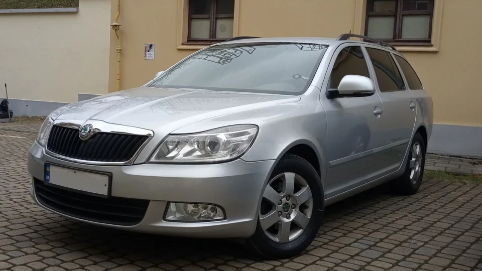 Skoda Octavia Combi Срібний тракторець