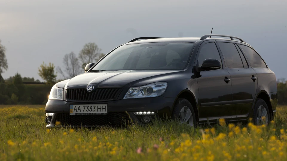 Skoda Octavia Combi stock 3