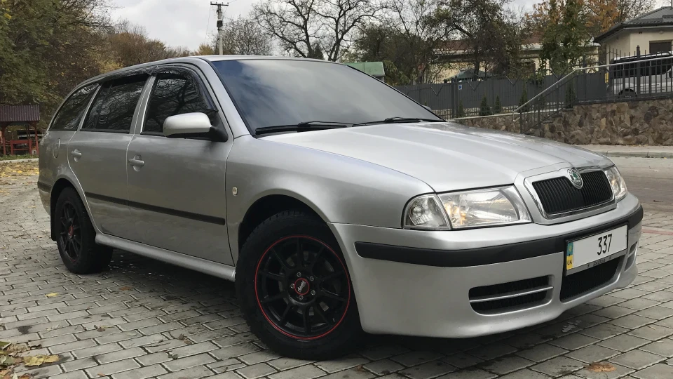 Skoda Octavia Combi VRS 1.9TDI AHF Businka