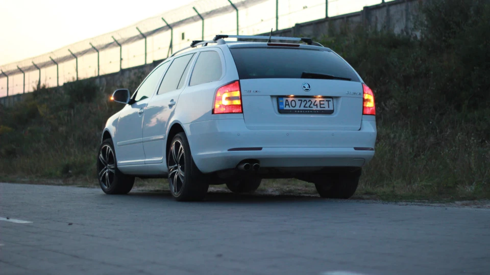 Skoda Octavia Combi WHÌTÈ BÈAR