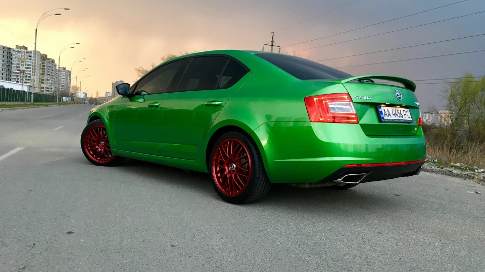 Skoda Octavia RS 323hp Brilliantgrün 4