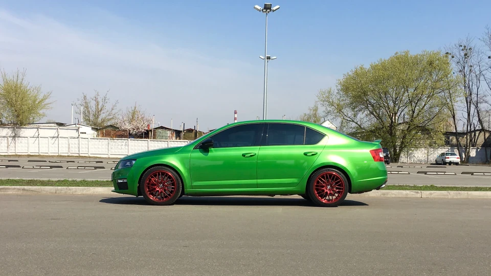 Skoda Octavia RS 323hp Brilliantgrün 5