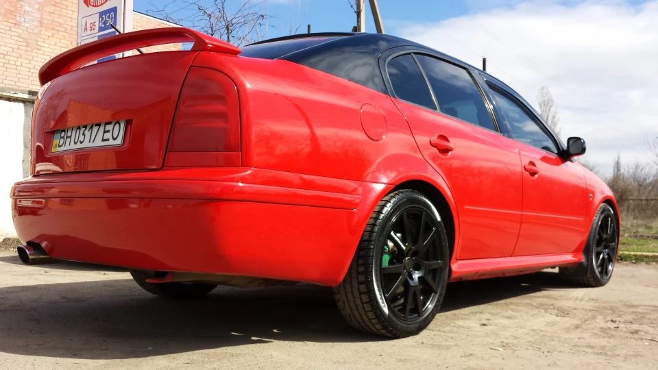 Skoda Octavia RS BLACK & RED RS 2