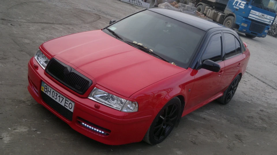 Skoda Octavia RS BLACK & RED RS 3